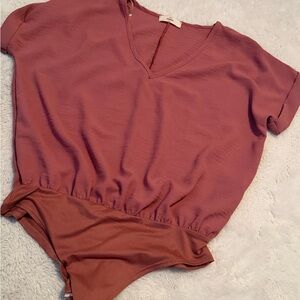 Women's Mauve V-Neck Top
